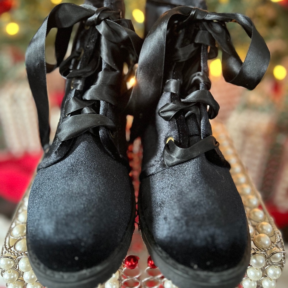 Dirty Laundry Black Velvet Satin Lace Boots 6
